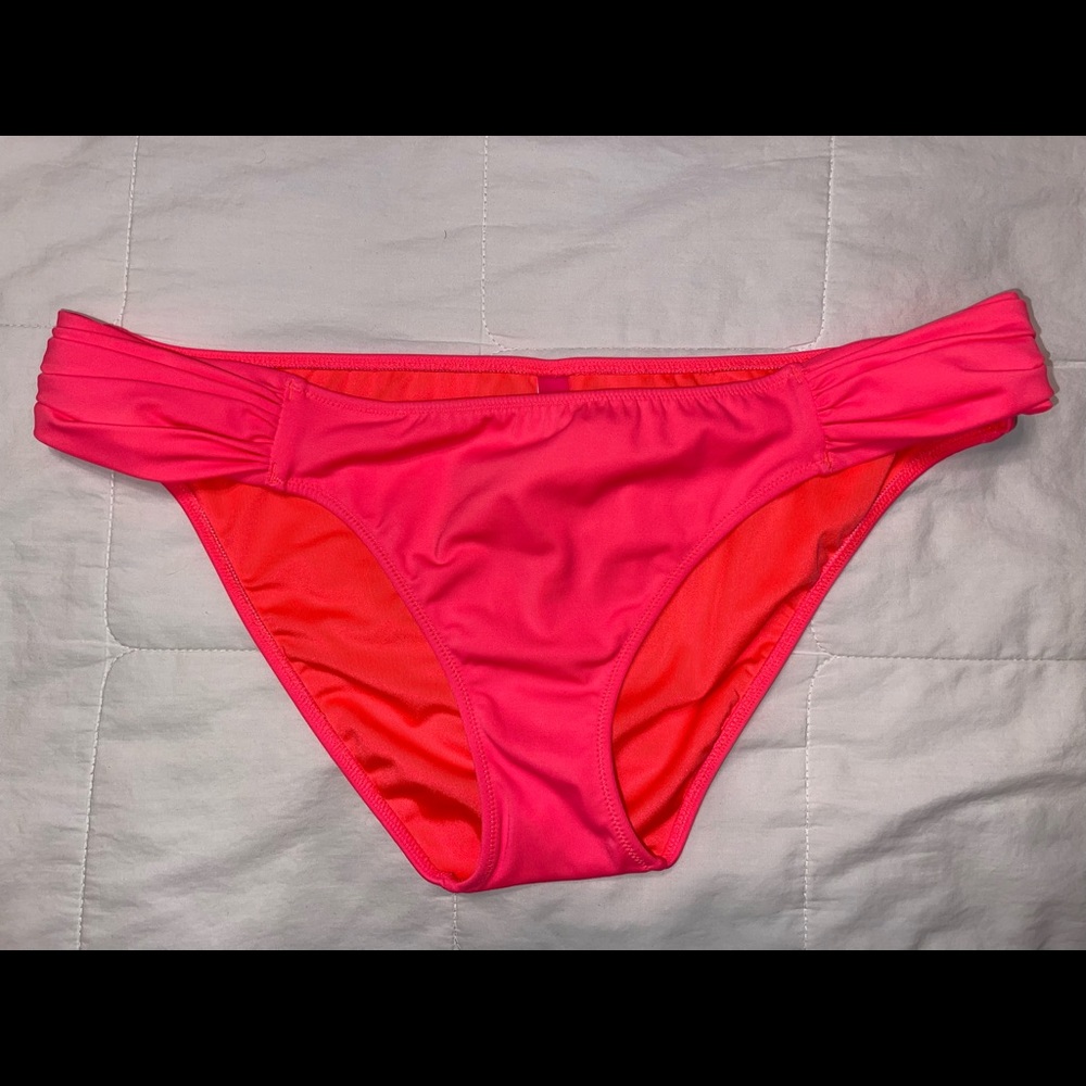 Victoria’s Secret’s Beach Sexy Hipkini Fit